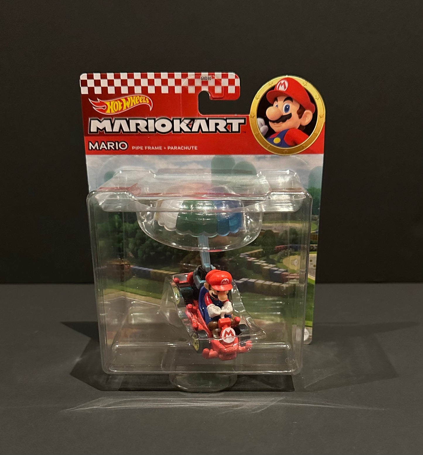 Mario: MarioKart w/glider (Hot Wheels)
