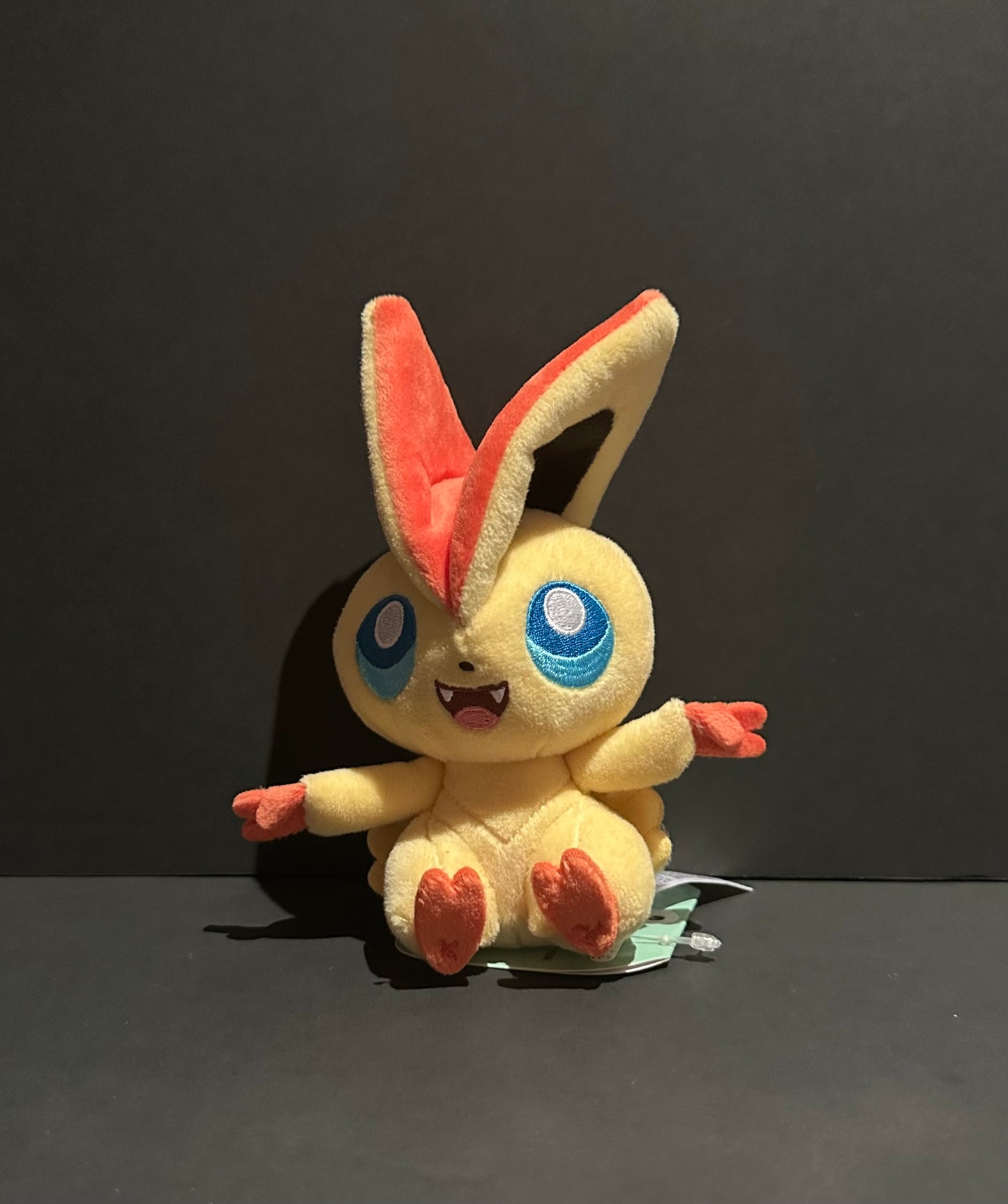 Victini (Pokemon Fit)