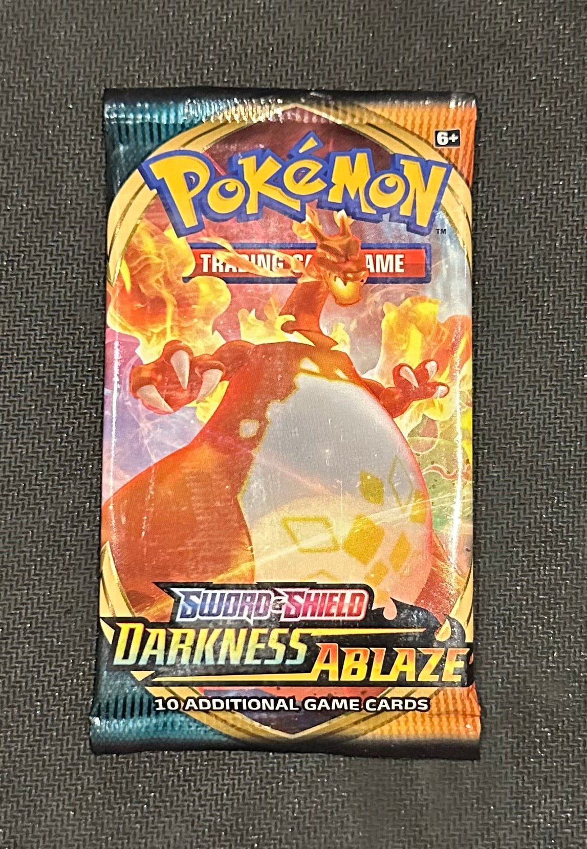 Sword & Shield: Darkness Ablaze booster pack